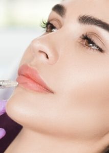Procedimiento de hidratación de labios y relleno DuqueMD Dr. Jorge Duque Silva